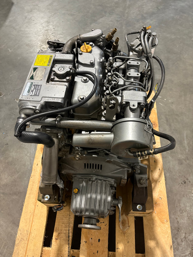 Yanmar 3JH2E 38PK marine engine KBW10 2.45 Reversing gear