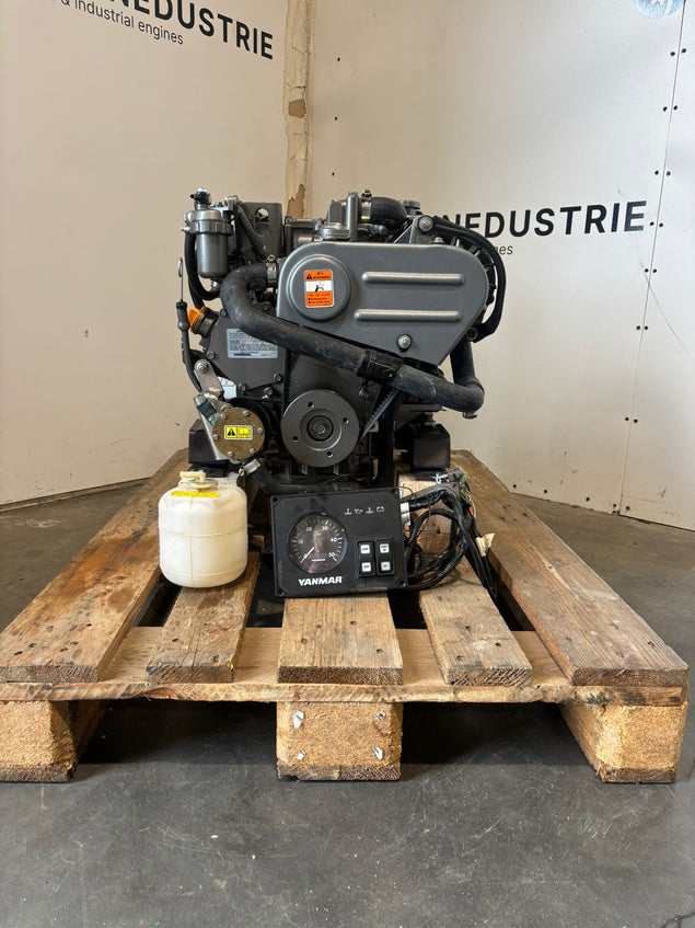 Yanmar 2YM15 KM2P 2.62 motor zijaanzicht