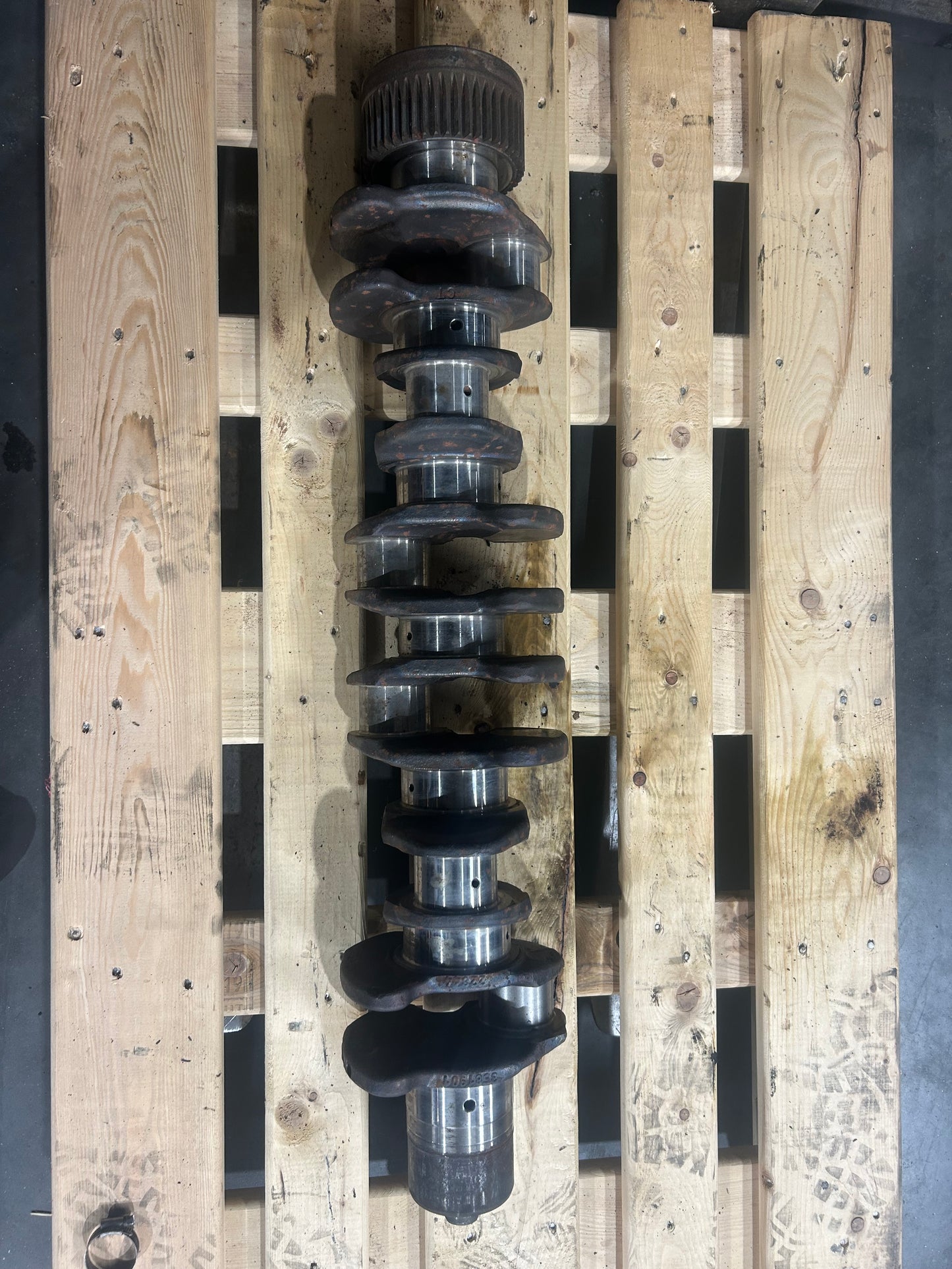 Crankshaft Volvo Penta D6 - 23553108