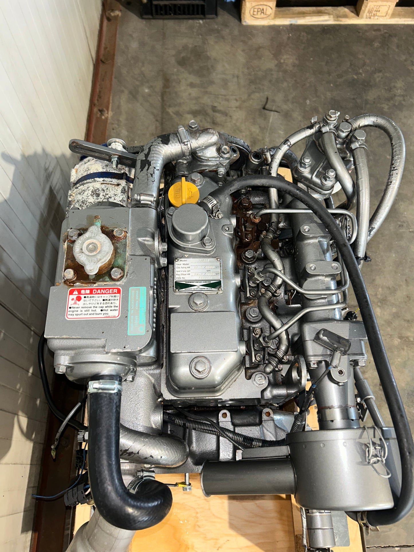 Yanmar 3JH3E ( Saildrive motor )