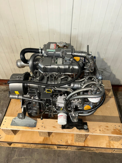 Yanmar 3JH3E ( Saildrive motor )