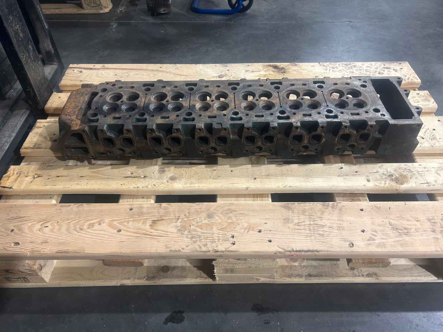 Cylinder Head Volvo Penta D6 - 3801256 3801695 22814378 23562115