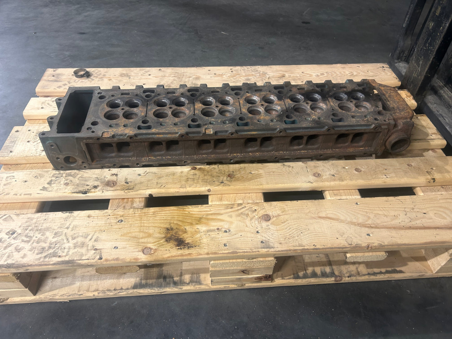 Cylinder Head Volvo Penta D6 - 3801256 3801695 22814378 23562115