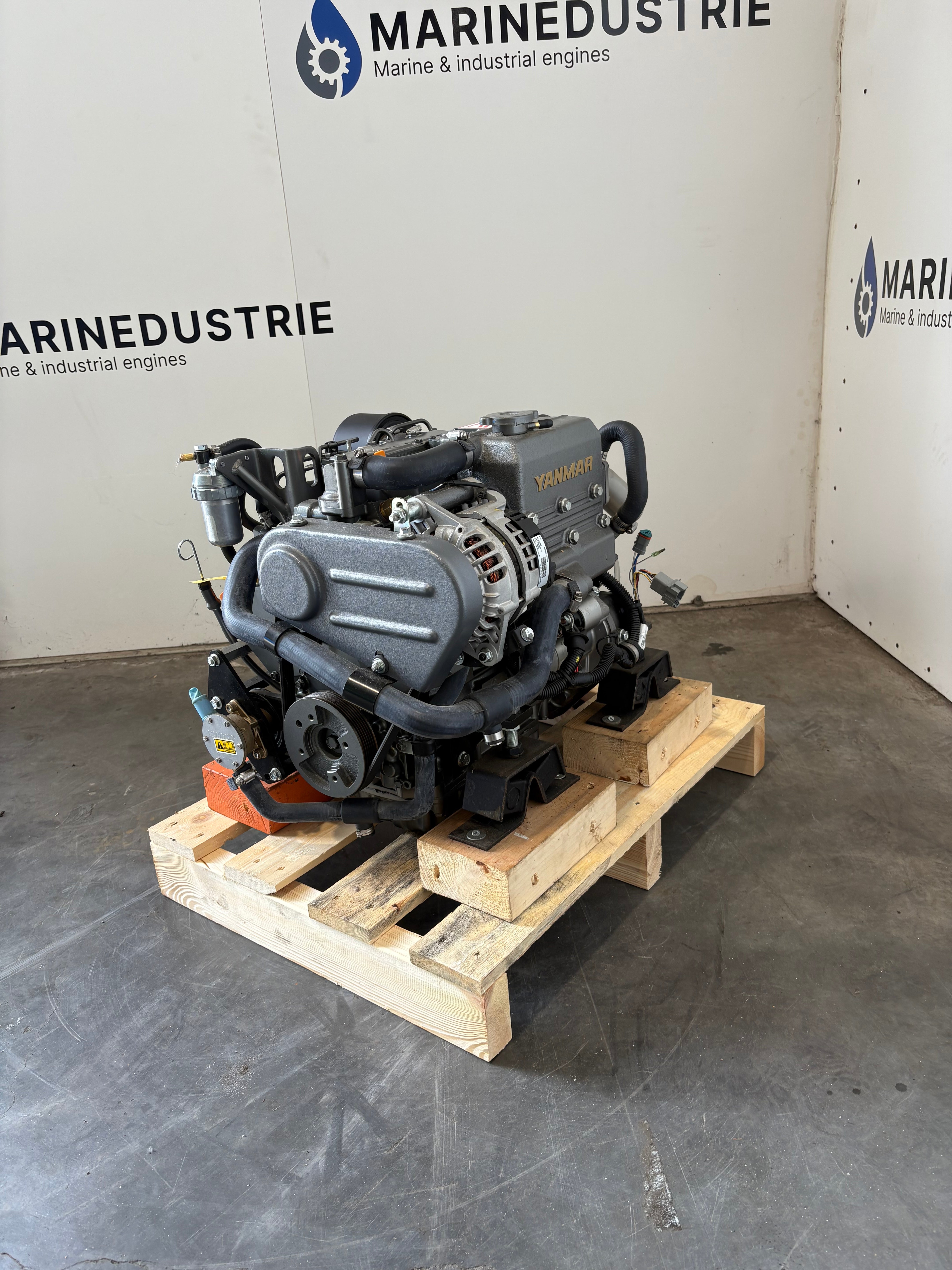 Yanmar 3YM20 29HP Marine Engine | Kanzaki KM2P-1 2.62:1
