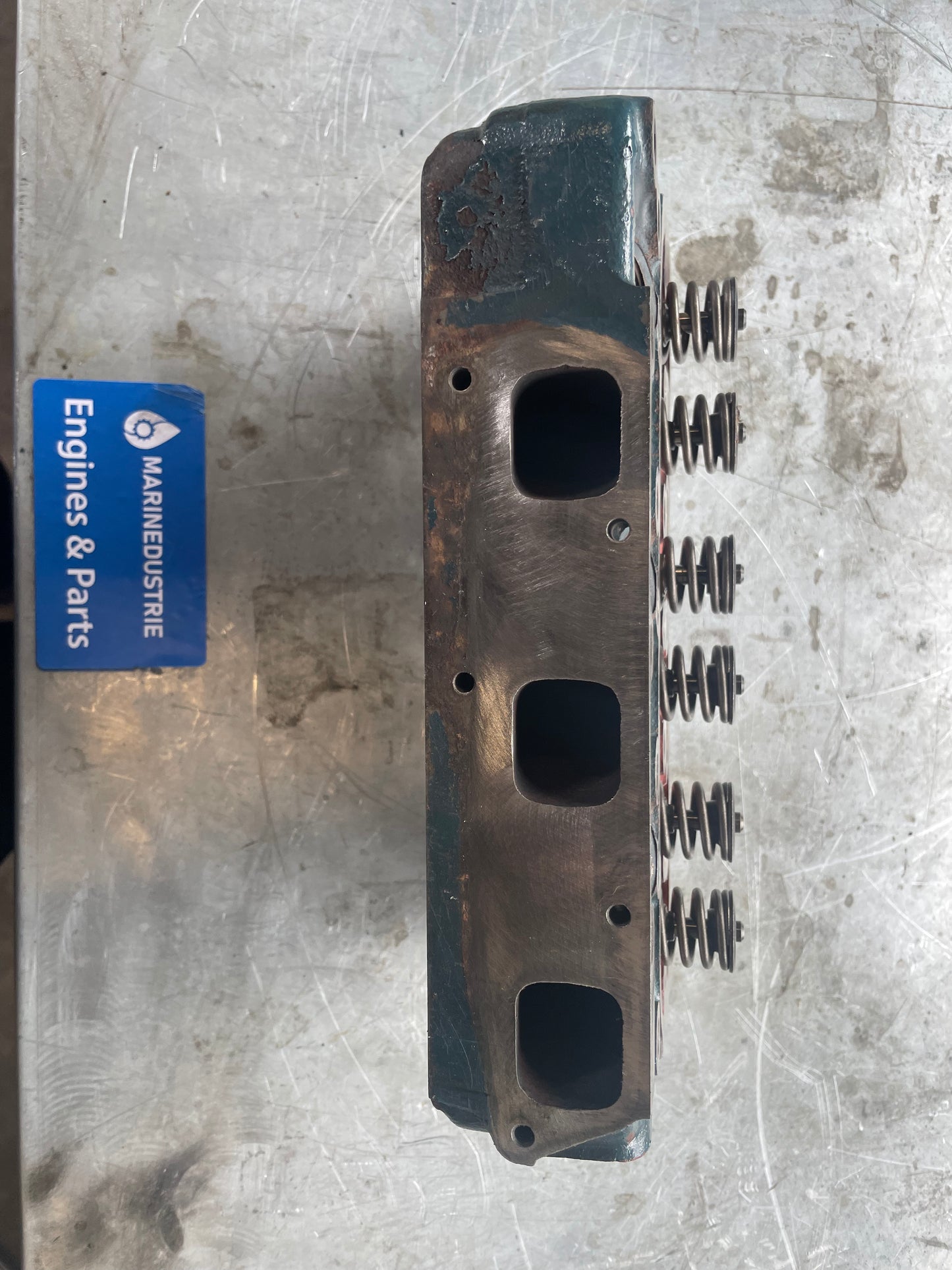 Cylinder head Kubota D722