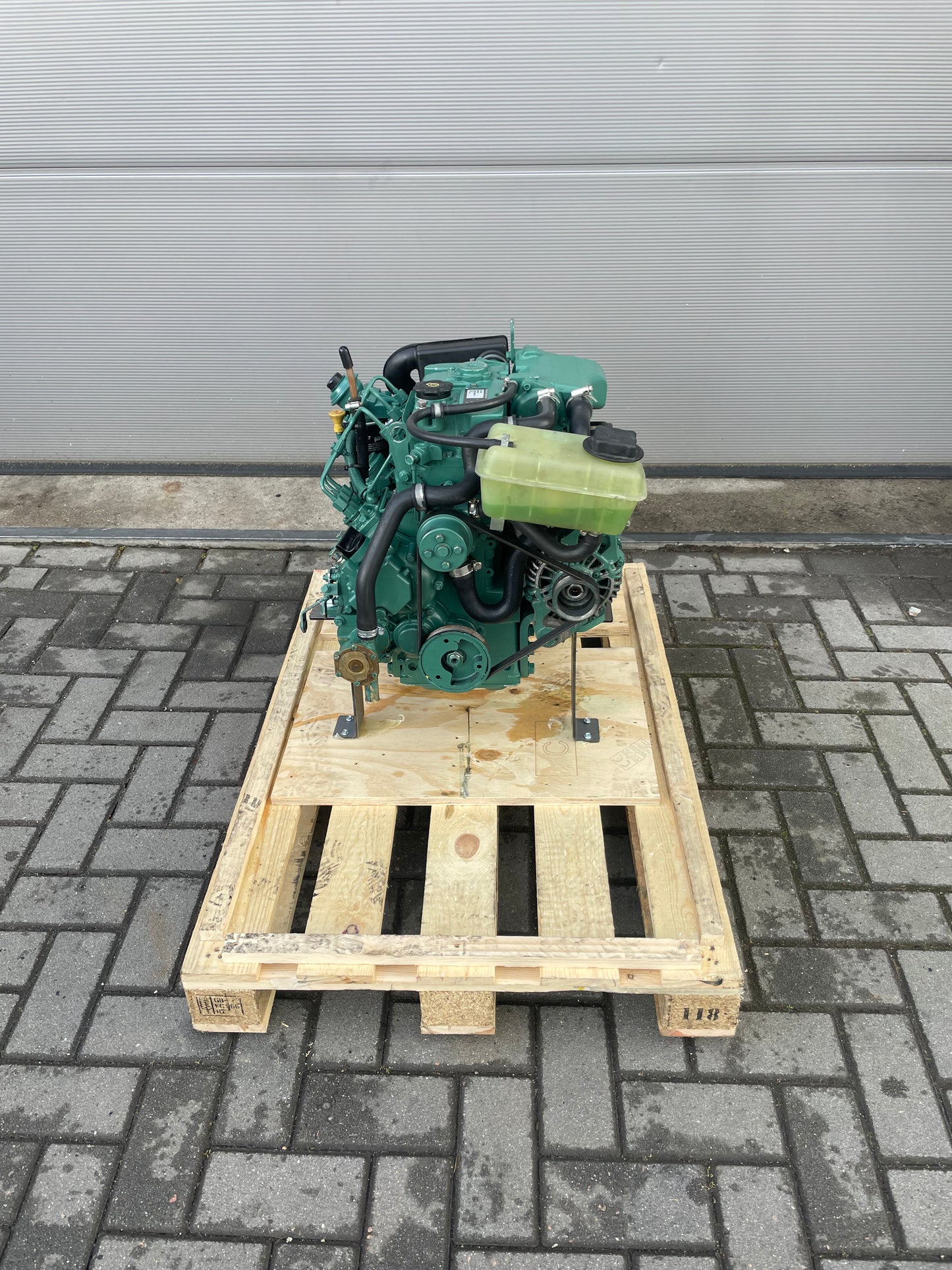Volvo Penta D1-30F – MarineDustrie