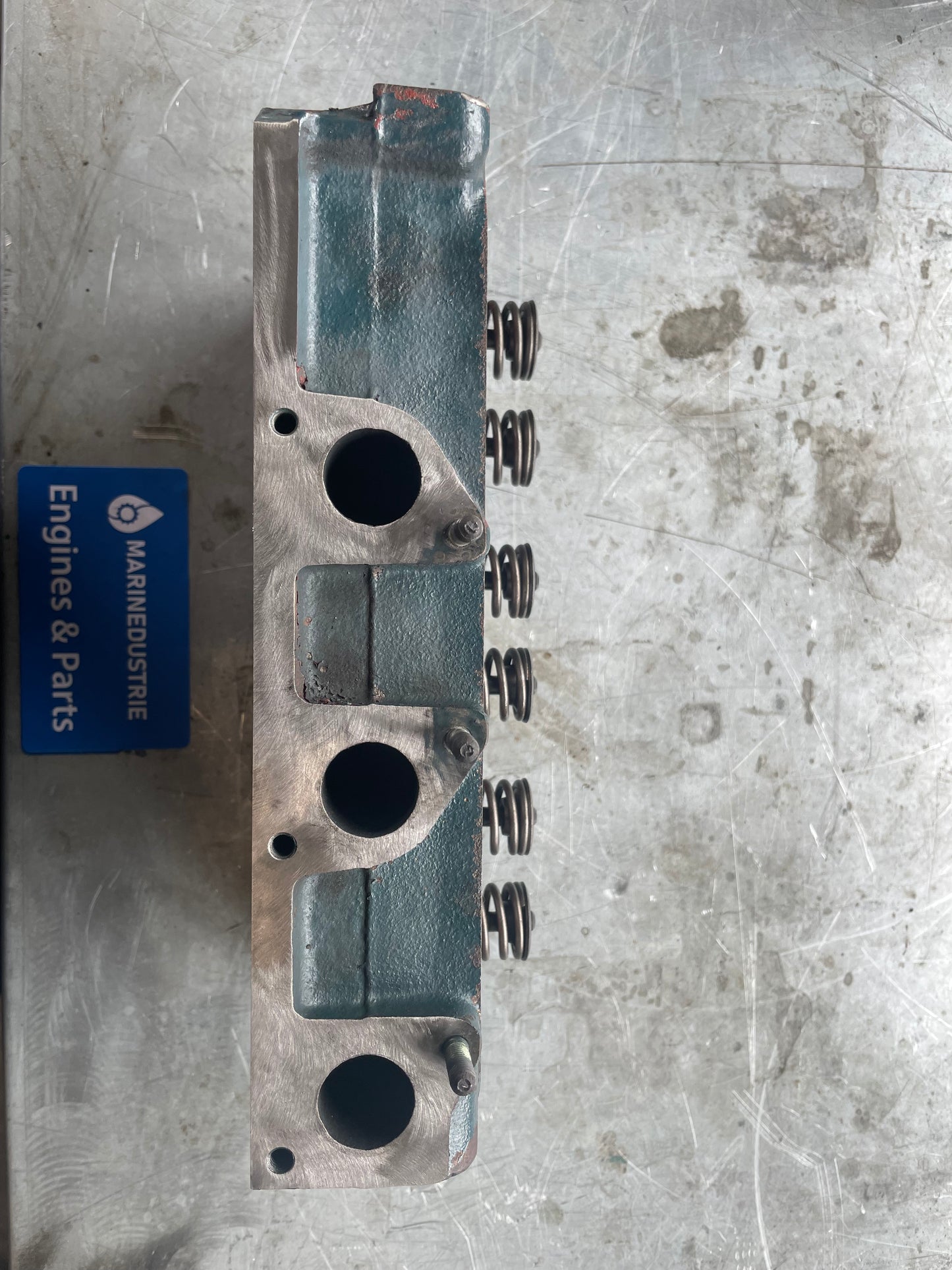 Cylinder head Kubota D722